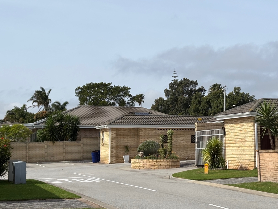 1 Bedroom Property for Sale in Walmer Heights Eastern Cape